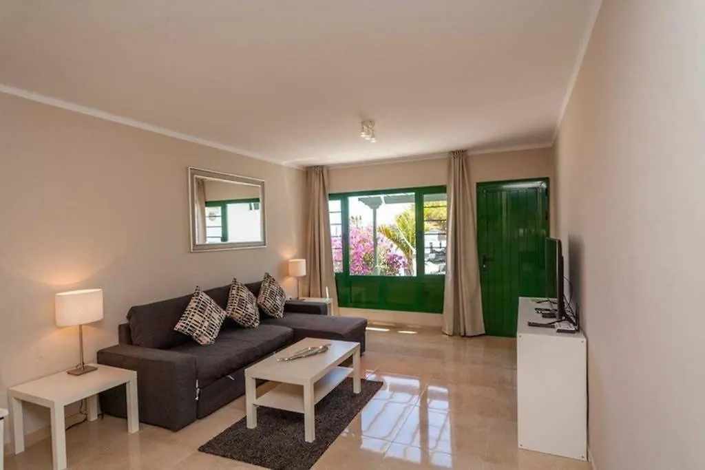 Bandama 14! 2 Bedroom Newly Renovated Bungalow, Los Pocillos, Puerto Del Carmen. Espagne